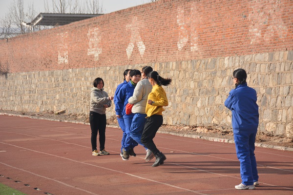 公司組織慶?！叭恕眿D女節(jié)活動(dòng)