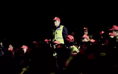 不忘初心，砥礪前行                        ——贊山東勝利鋼管有限公司愛心一百公益車隊隊員